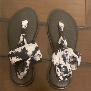 Super cute sandal type shoes!